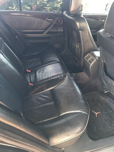 Mercedes E 220 2000, 333,200 km - 2.2 л - Sabirabad
