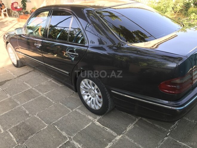 Mercedes E 220 2000, 333,200 km - 2.2 л - Sabirabad