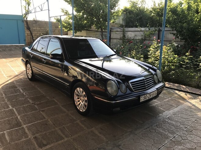 Mercedes E 220 2000, 333,200 km - 2.2 л - Sabirabad