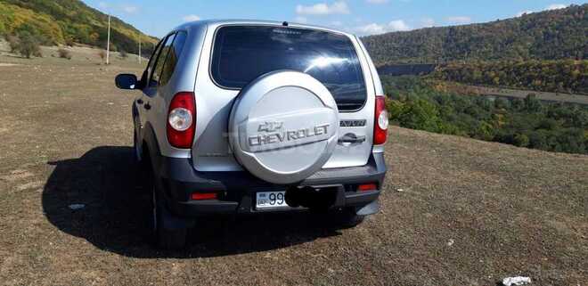 Chevrolet Niva 2013, 72,000 km - 1.7 l - Qusar