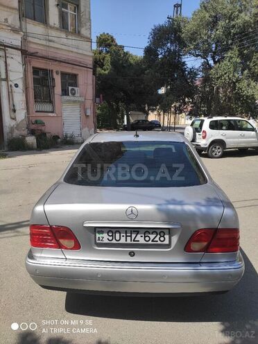 Mercedes E 280 1999, 255,000 km - 2.8 l - Bakı