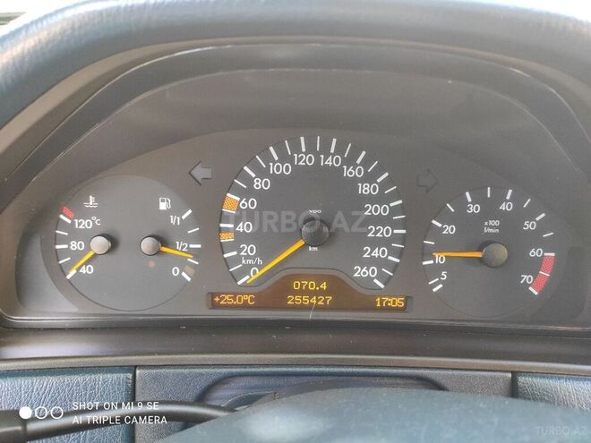 Mercedes E 280 1999, 255,000 km - 2.8 l - Bakı