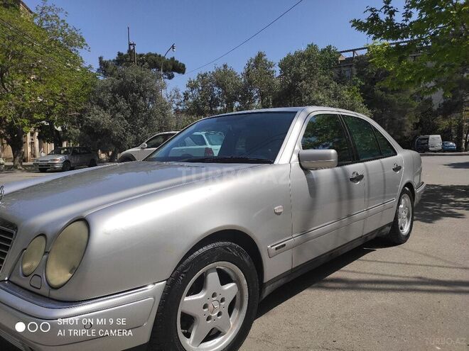 Mercedes E 280 1999, 255,000 km - 2.8 l - Bakı