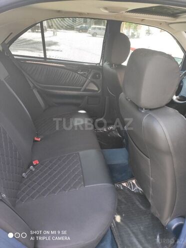 Mercedes E 280 1999, 255,000 km - 2.8 l - Bakı
