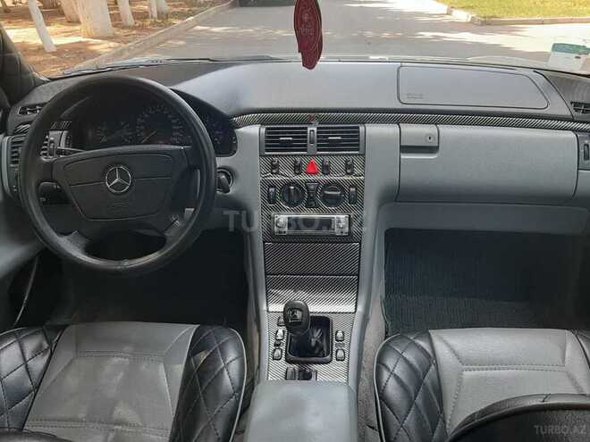Mercedes E 240 1999, 293,000 km - 2.4 l - Sumqayıt