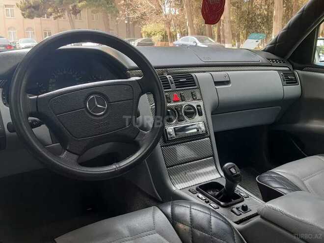 Mercedes E 240 1999, 293,000 km - 2.4 l - Sumqayıt