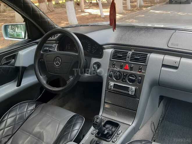 Mercedes E 240 1999, 293,000 km - 2.4 l - Sumqayıt