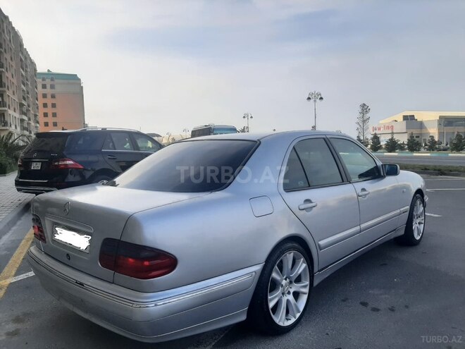 Mercedes E 240 1999, 293,000 km - 2.4 l - Sumqayıt