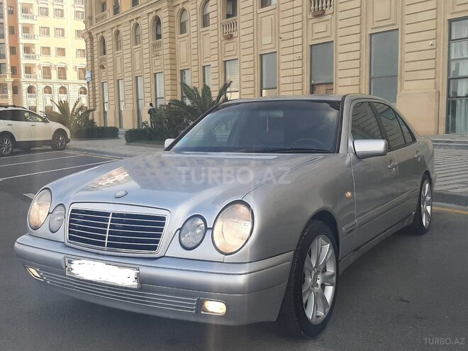 Mercedes E 240 1999, 293,000 km - 2.4 l - Sumqayıt