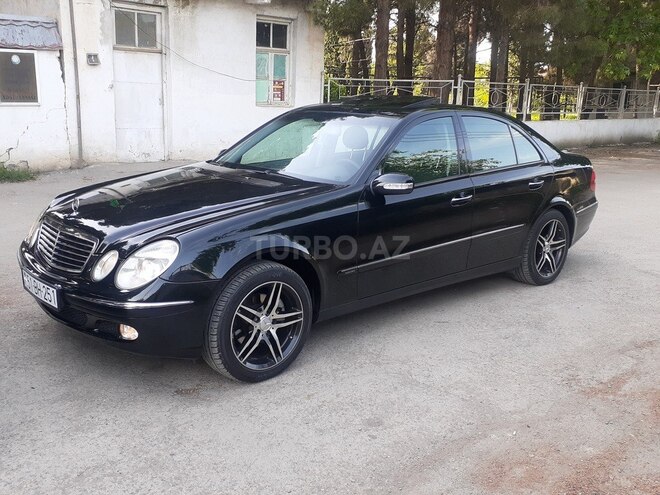 Mercedes E 240 2002, 170,500 km - 2.6 l - Samux