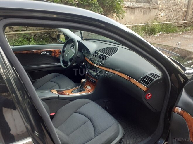 Mercedes E 240 2002, 170,500 km - 2.6 l - Samux
