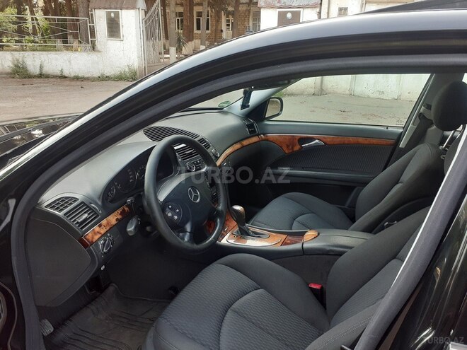 Mercedes E 240 2002, 170,500 km - 2.6 l - Samux