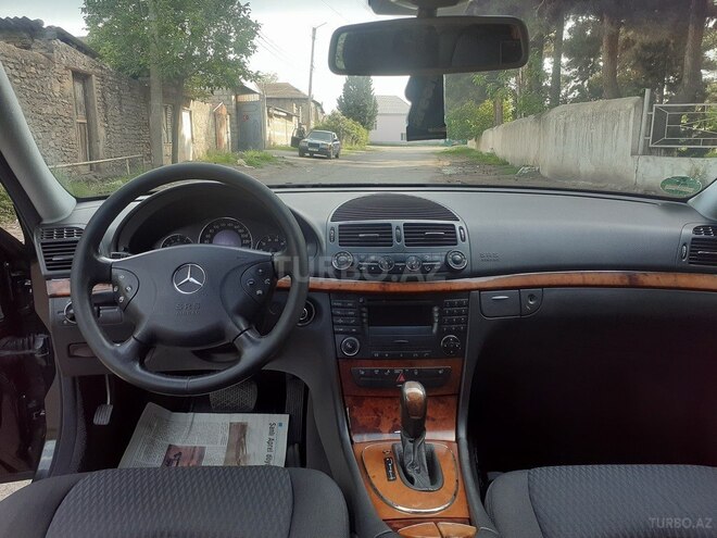 Mercedes E 240 2002, 170,500 km - 2.6 l - Samux