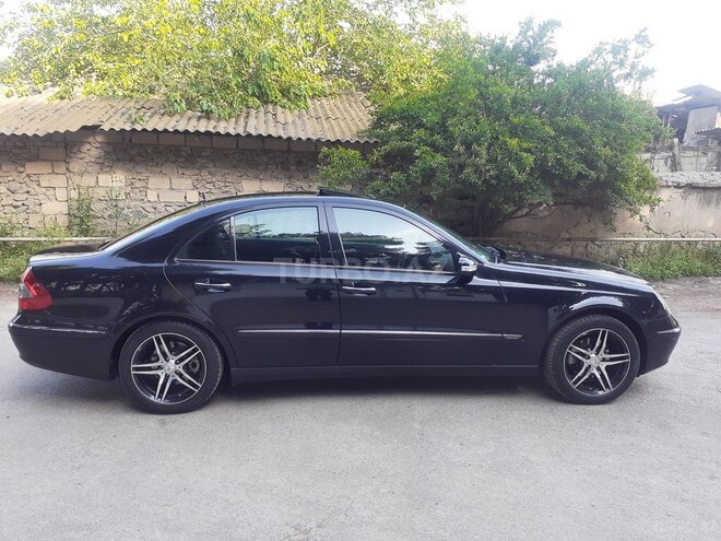 Mercedes E 240 2002, 170,500 km - 2.6 l - Samux