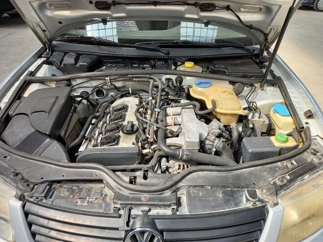 Volkswagen Passat 1999, 245,600 km - 1.8 l - Gəncə