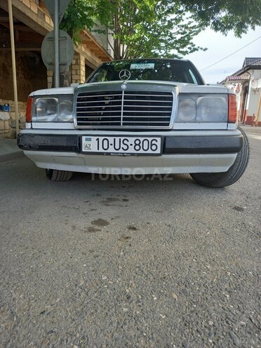 Mercedes E 200 1992, 285,000 km - 2.0 l - Quba