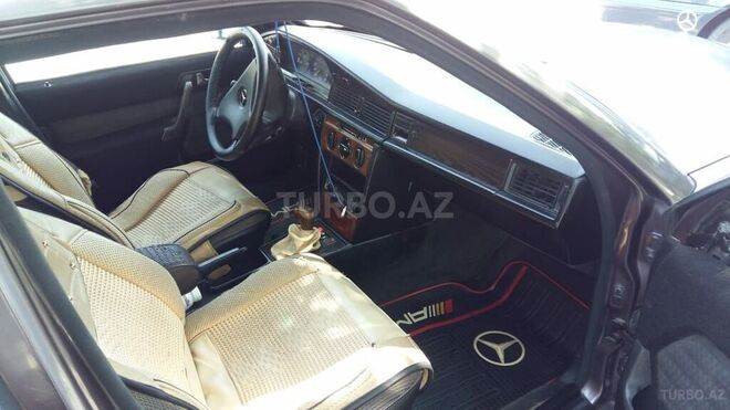 Mercedes 190 1991, 272,174 km - 2.0 l - Zaqatala