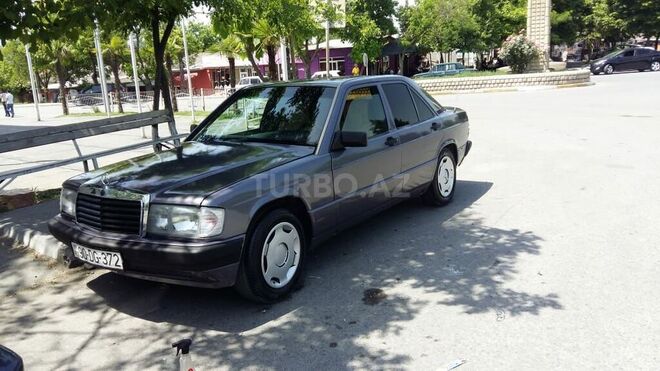 Mercedes 190 1991, 272,174 km - 2.0 l - Zaqatala