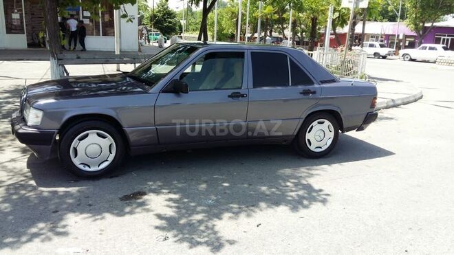 Mercedes 190 1991, 272,174 km - 2.0 l - Zaqatala