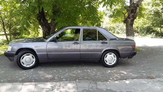Mercedes 190 1991, 272,174 km - 2.0 l - Zaqatala