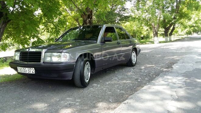 Mercedes 190 1991, 272,174 km - 2.0 l - Zaqatala