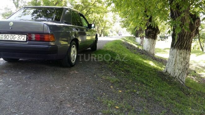 Mercedes 190 1991, 272,174 km - 2.0 l - Zaqatala