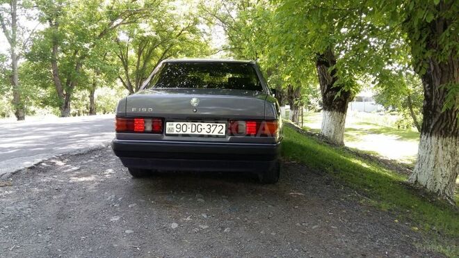 Mercedes 190 1991, 272,174 km - 2.0 l - Zaqatala