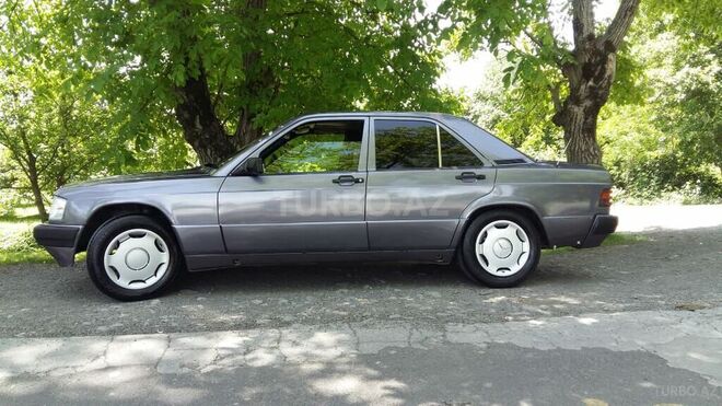 Mercedes 190 1991, 272,174 km - 2.0 l - Zaqatala