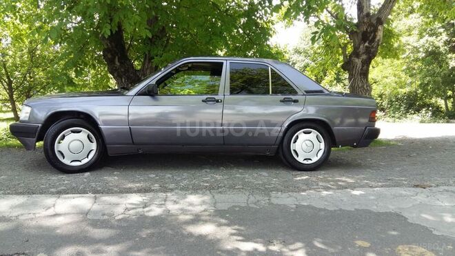 Mercedes 190 1991, 272,174 km - 2.0 l - Zaqatala