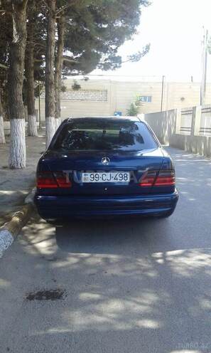 Mercedes E 200 1999, 282,000 km - 2.2 l - Xırdalan