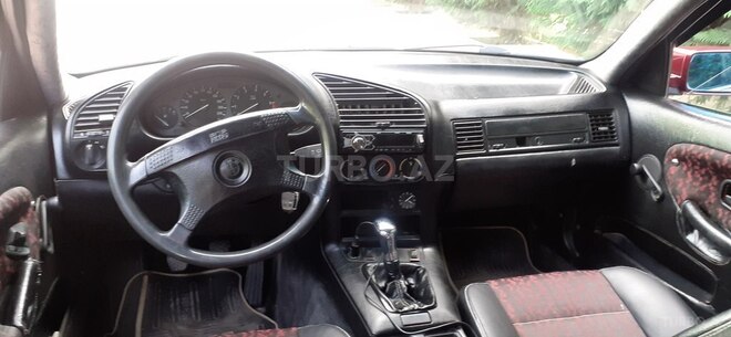 BMW 318 1992, 228,000 km - 1.8 l - Bakı
