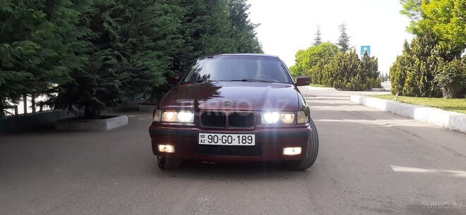 BMW 318 1992, 228,000 km - 1.8 l - Bakı
