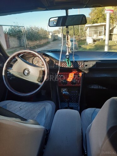 Mercedes E 200 1988, 400,000 km - 2.0 l - Bakı