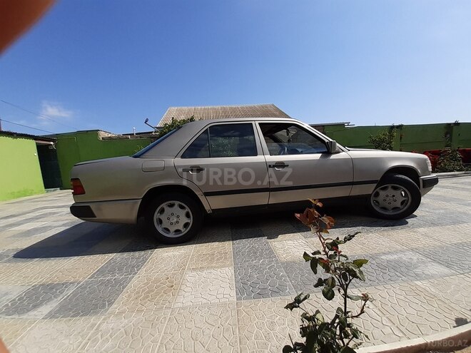 Mercedes E 200 1988, 400,000 km - 2.0 l - Bakı