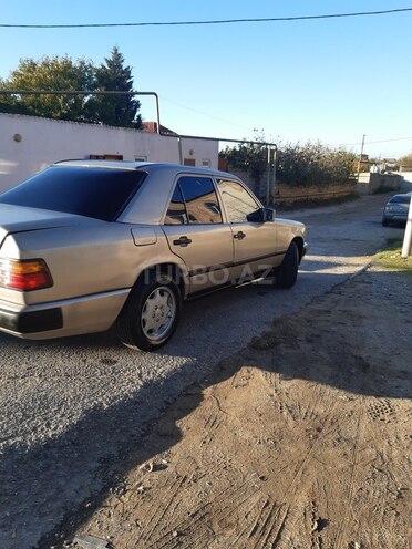 Mercedes E 200 1988, 400,000 km - 2.0 l - Bakı