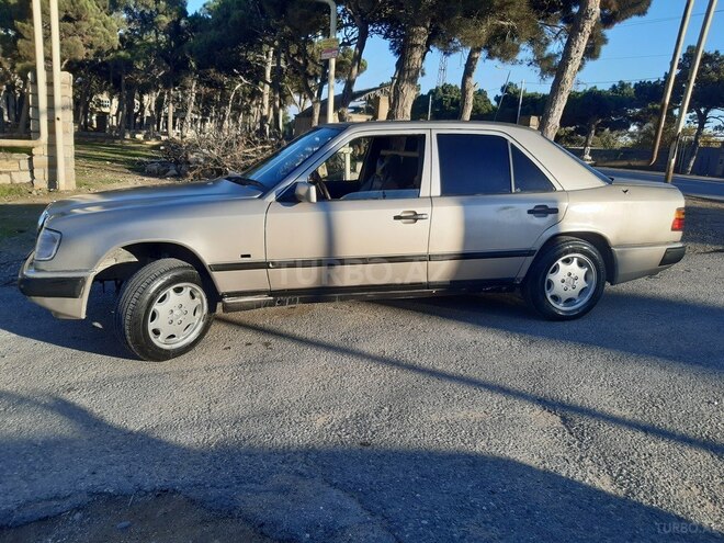 Mercedes E 200 1988, 400,000 km - 2.0 l - Bakı