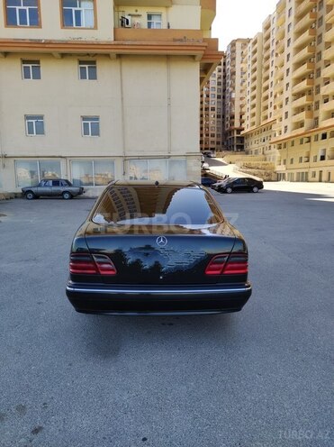 Mercedes E 220 2000, 392,620 km - 2.2 l - Bakı