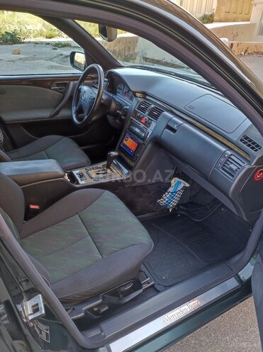 Mercedes E 220 2000, 392,620 km - 2.2 l - Bakı