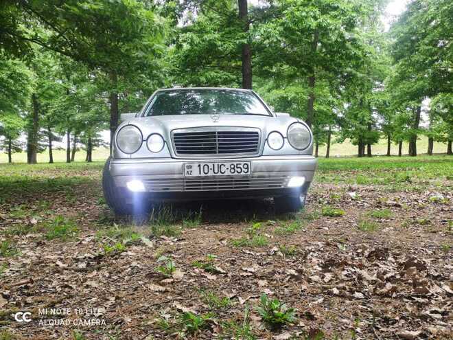Mercedes E 240 1999, 357,537 km - 2.4 l - Masallı