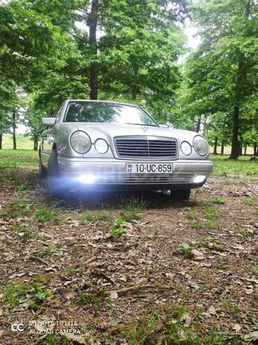 Mercedes E 240 1999, 357,537 km - 2.4 l - Masallı