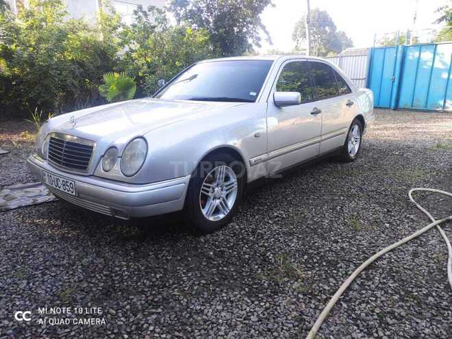 Mercedes E 240 1999, 357,537 km - 2.4 l - Masallı