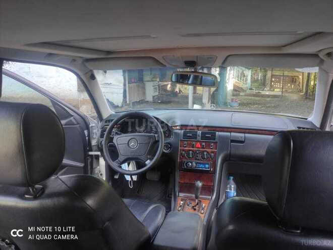 Mercedes E 240 1999, 357,537 km - 2.4 l - Masallı