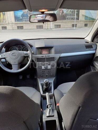 Opel Astra 2006, 260,000 km - 1.3 l - Bakı