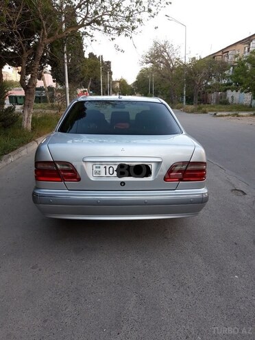 Mercedes E 240 1999, 368,000 km - 2.4 л - Bakı