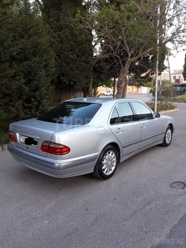 Mercedes E 240 1999, 368,000 km - 2.4 л - Bakı