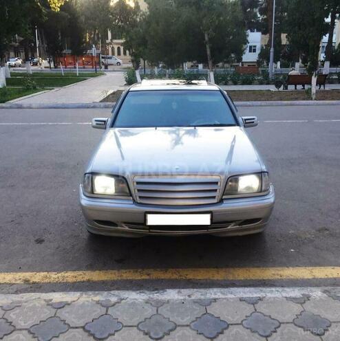 Mercedes C 250 1997, 318,416 km - 2.5 л - Şirvan