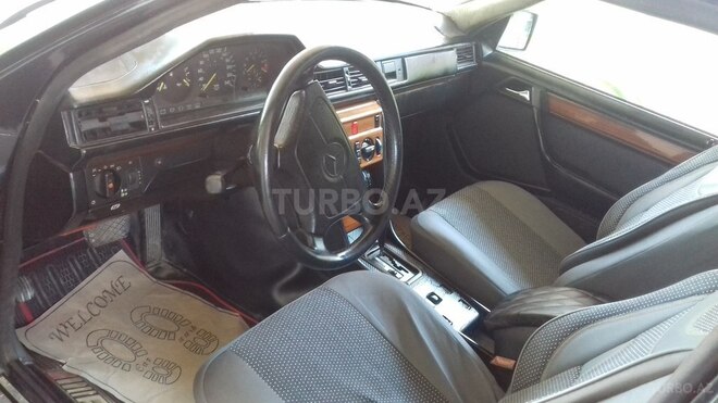 Mercedes E 220 1994, 298,500 km - 2.2 l - Bakı