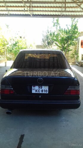 Mercedes E 220 1994, 298,500 km - 2.2 l - Bakı