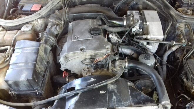 Mercedes E 220 1994, 298,500 km - 2.2 l - Bakı