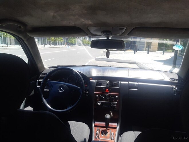 Mercedes E 220 1999, 487,000 km - 2.2 l - Bakı